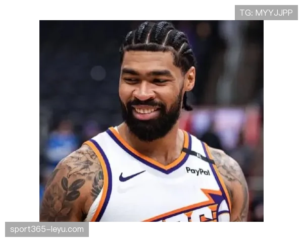 克里斯·理查兹率队赢下赛季首战，状态回暖成焦点