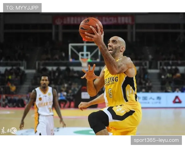 斯科拉利用内线单打拉开空档 助攻率提升明显